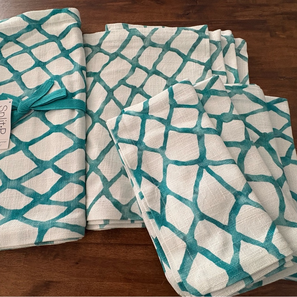 Coastal table linen set